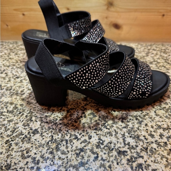 ID Required Girls Size 4 Elegant Black Sandals with Rhinestone Accents - Picture 2 of 8